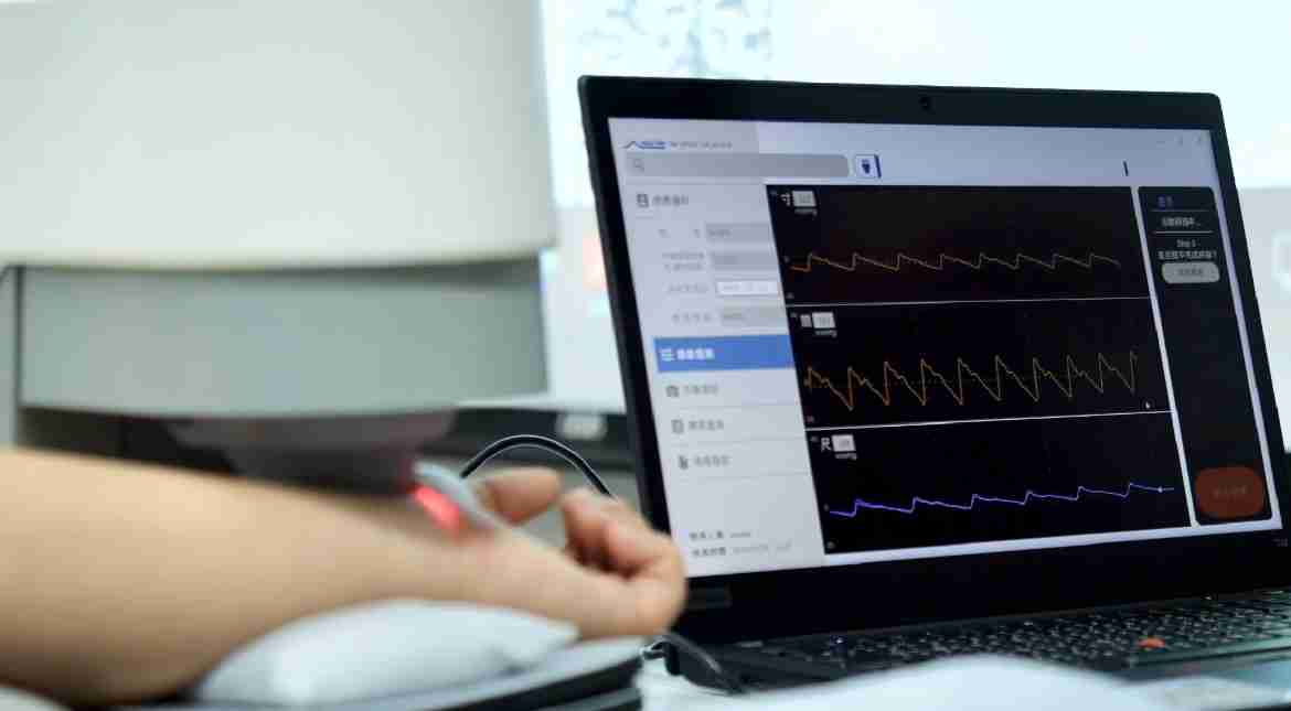 888.BY集团电子游戏耘康以高解析与拟真的显示技术，，，，将其应用于中医检测，，提供“中医数位化检测方案”，，，，使传统中医检测结果数据化与可视化