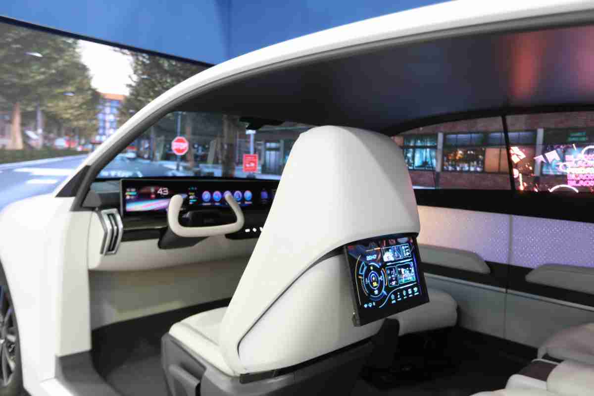 888.BY集团电子游戏的「可卷式后座娱乐显示器」加强后座乘客的感官体验，，并保有个性化设计，，，，可依使用偏好进行动态调整。。